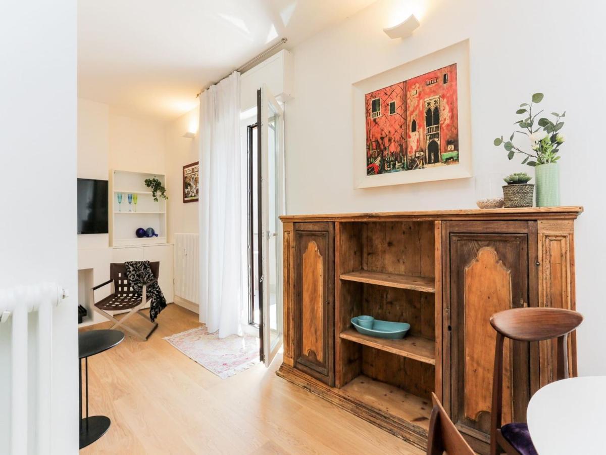 The Rent - With Balcony In Amendola Appartamento *