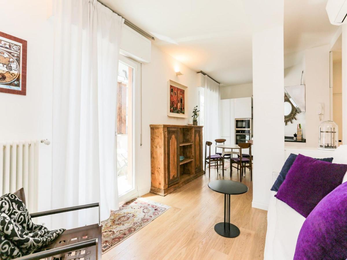 The Rent - With Balcony In Amendola Appartamento *