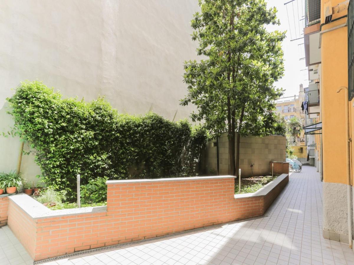 The Rent - With Balcony In Amendola * Milano
